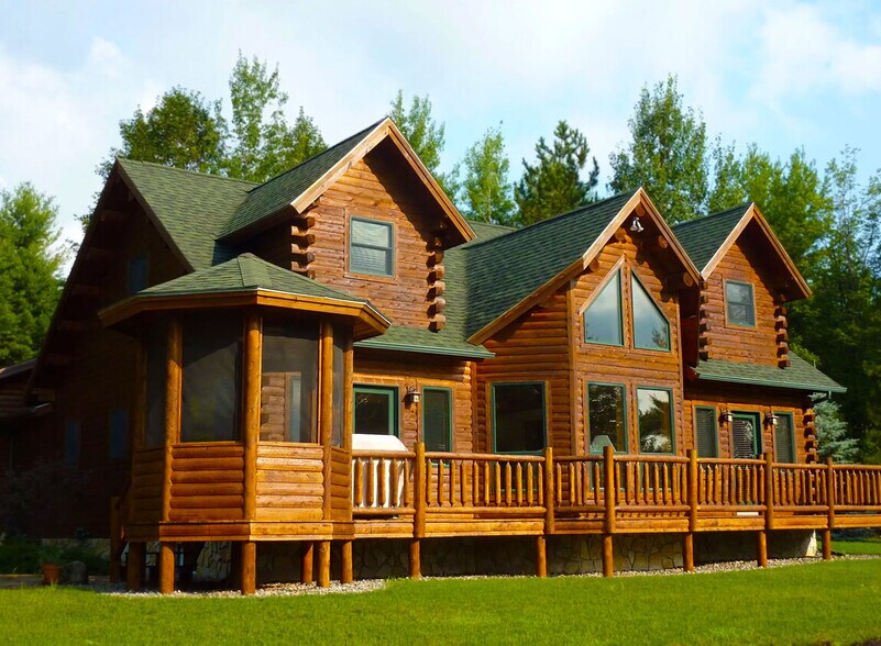 110 Mountain Meadows, Upper Jay, NY à vendre - Photo principale – Image 1 sur 3