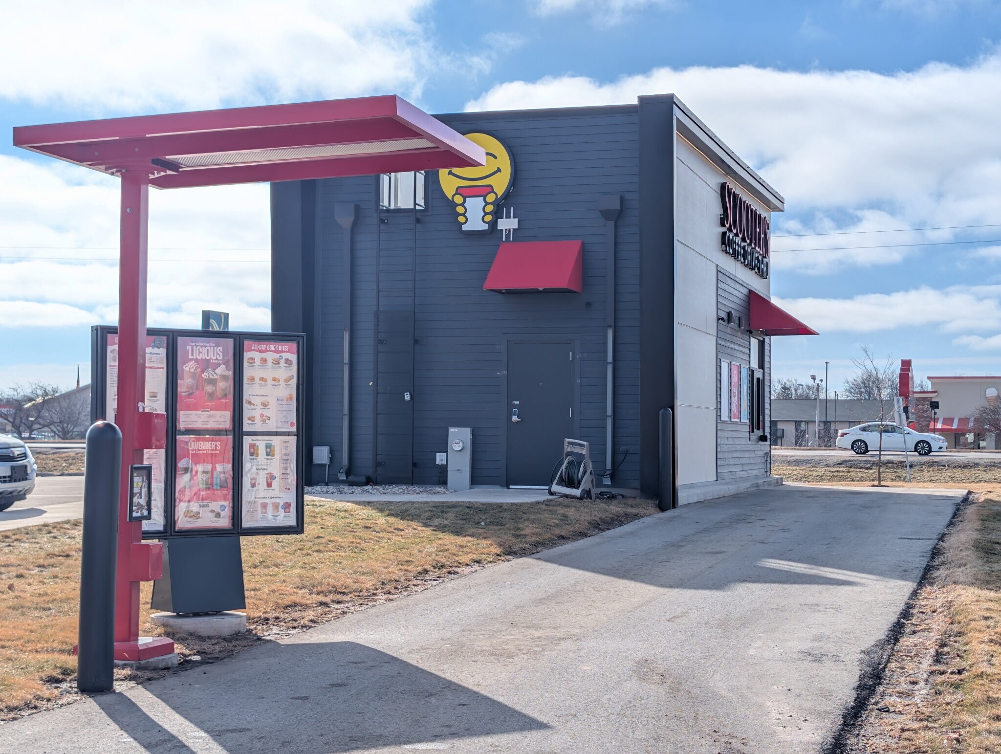 Now available: Two adjacent single-tenan portefeuille de 2 biens à vendre sur LoopNet.fr Photo principale– Image 1 sur 3