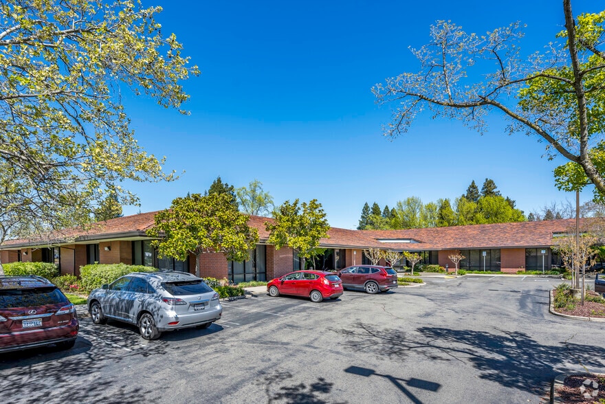 1700 eureka Rd, Roseville, CA à vendre - Photo principale – Image 1 sur 13