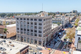 Plus de détails pour 106 W 4th St, Santa Ana, CA - Bureau à vendre