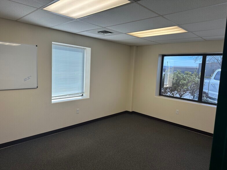 2407 N Commercial Ave, Pasco, WA à louer - Photo de l’immeuble – Image 3 sur 13