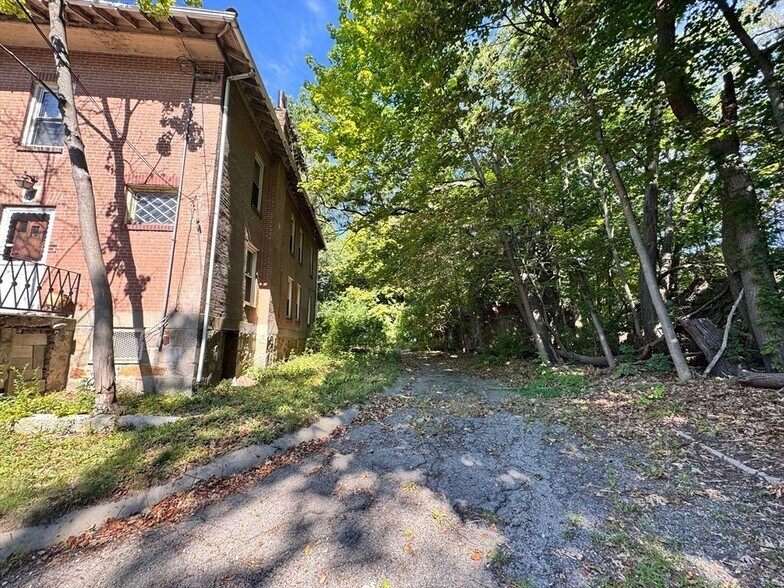 179 Hebron St, Mattapan, MA à vendre - Photo de l’immeuble – Image 2 sur 16