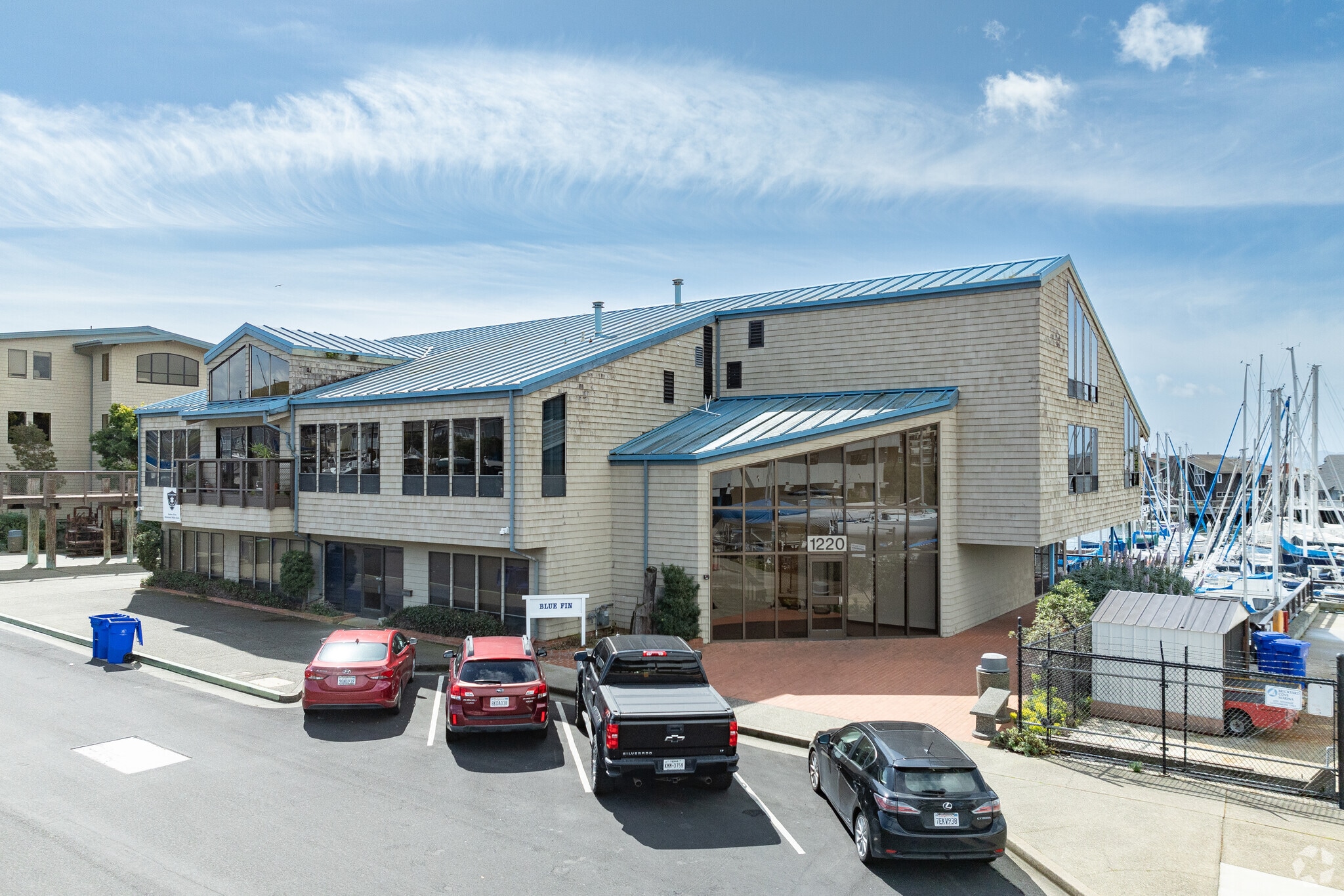 1160 Brickyard Cove Rd, Richmond, CA à louer Photo principale– Image 1 sur 17