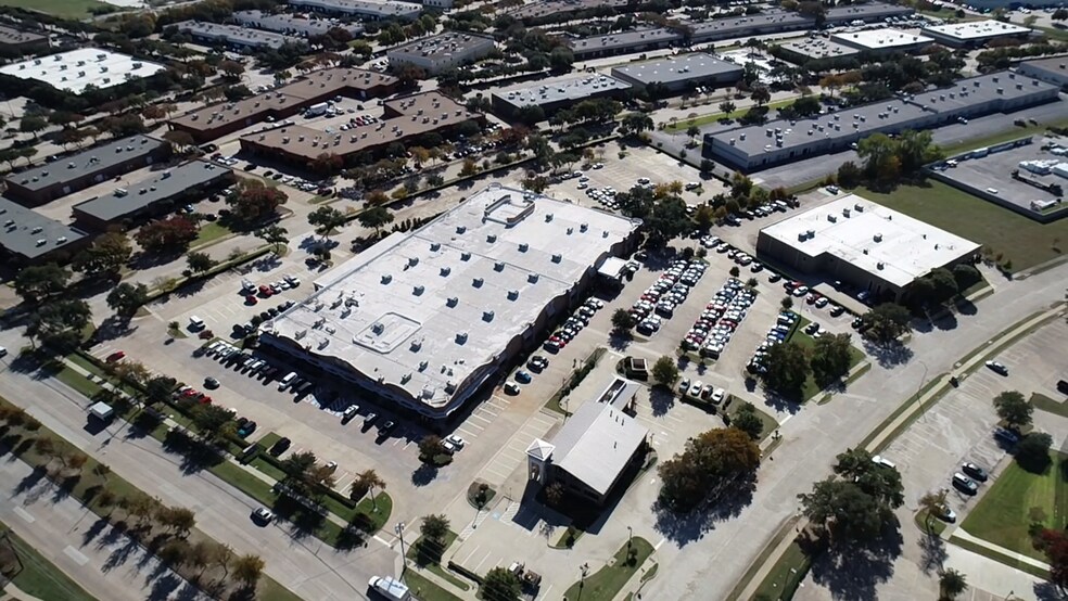 930 E Campbell Rd, Richardson, TX à louer - Photo principale – Image 1 sur 4