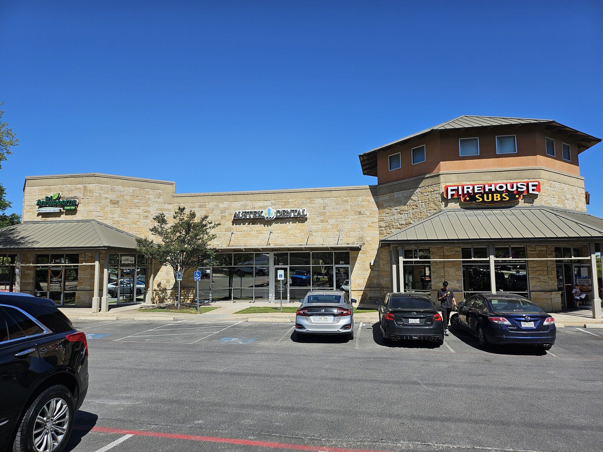 7318 McNeil Dr, Austin, TX à louer Photo principale– Image 1 sur 9