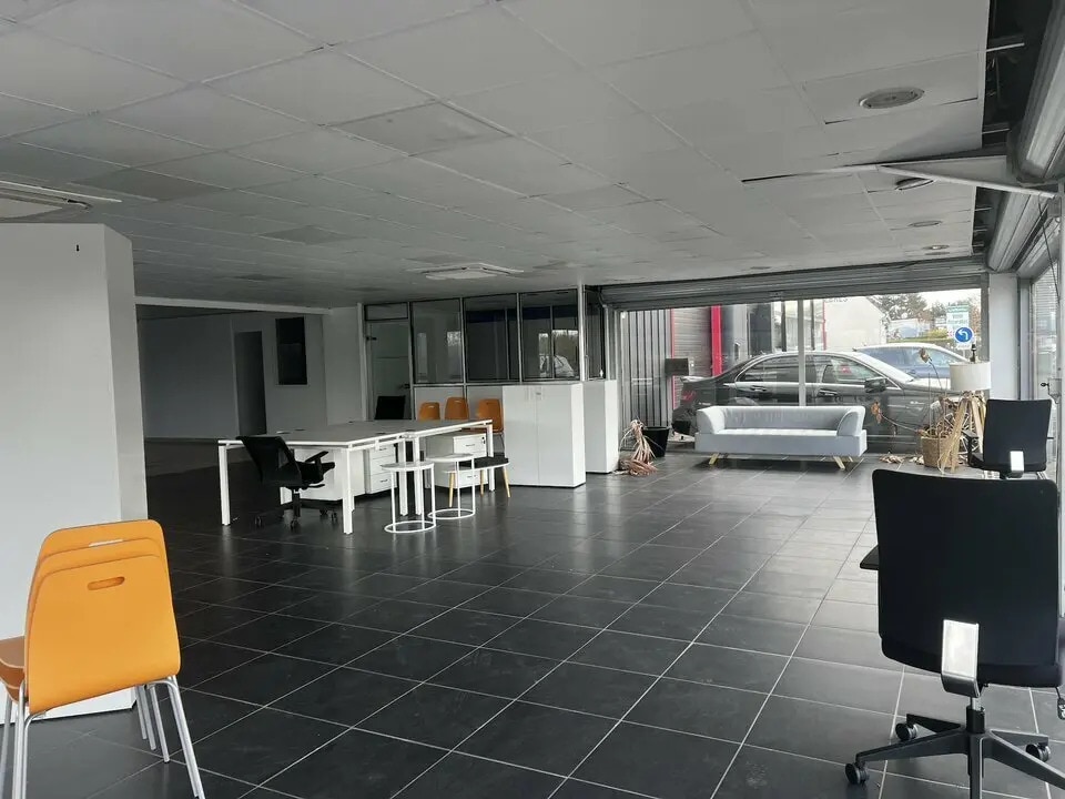 Local commercial dans Beauvais à louer Photo de l’immeuble– Image 1 sur 17