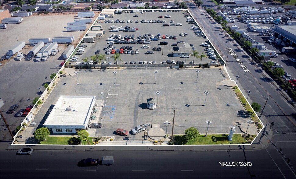 15662 Valley Blvd, Fontana, CA à louer - Photo principale – Image 1 sur 3