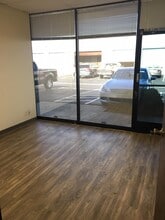 21828 Lassen St, Chatsworth, CA à louer Photo intérieure– Image 1 sur 5