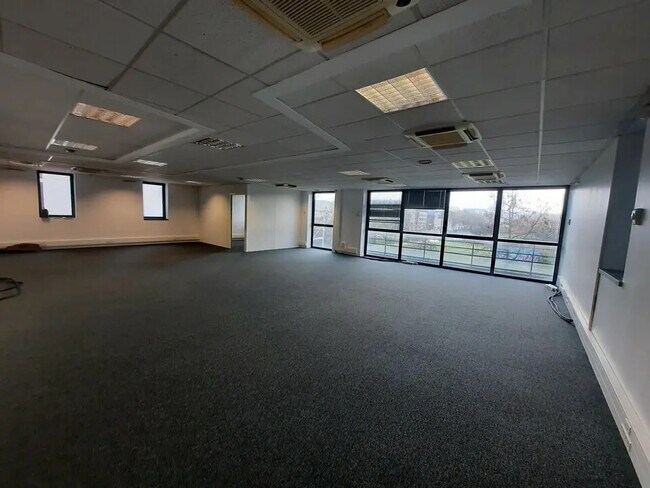 Plus de détails pour Bureau à louer