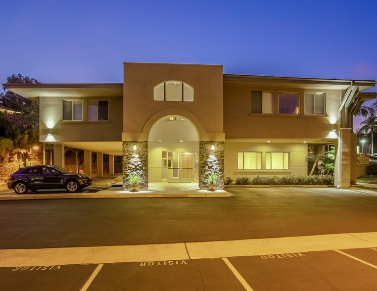 2211 Encinitas Blvd, Encinitas, CA à louer - Photo principale – Image 1 sur 8