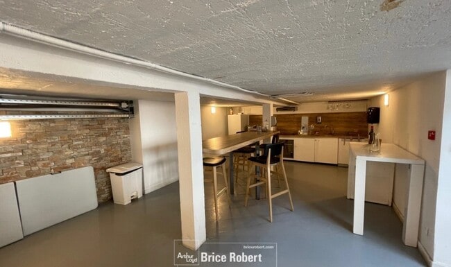 Plus de détails pour Local commercial à vendre