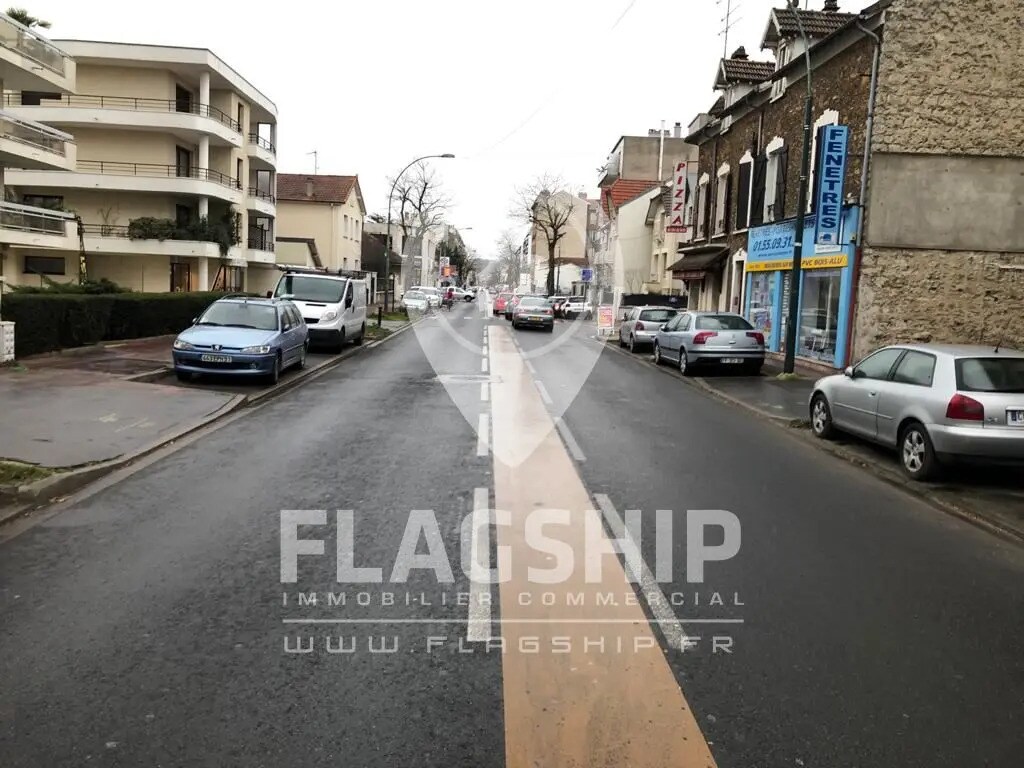Local commercial dans Saint-Maur-des-Fossés à louer Photo de l’immeuble– Image 1 sur 2
