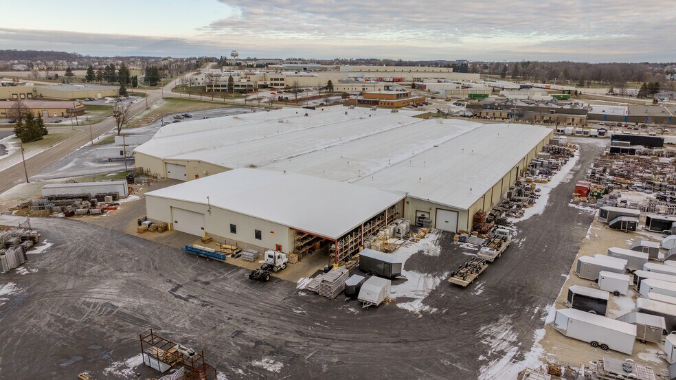 857 W State St, Hartford, WI à louer - Photo de l’immeuble – Image 2 sur 13