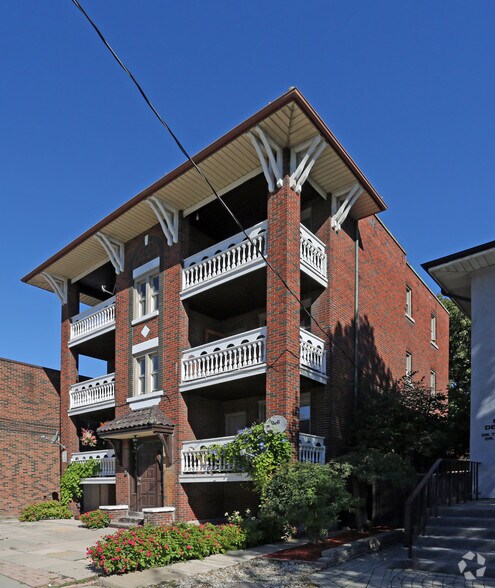917 Main St E, Hamilton, ON à vendre - Photo de l’immeuble – Image 3 sur 4
