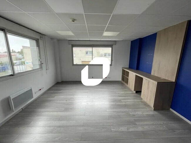 Plus de détails pour Bureau à louer