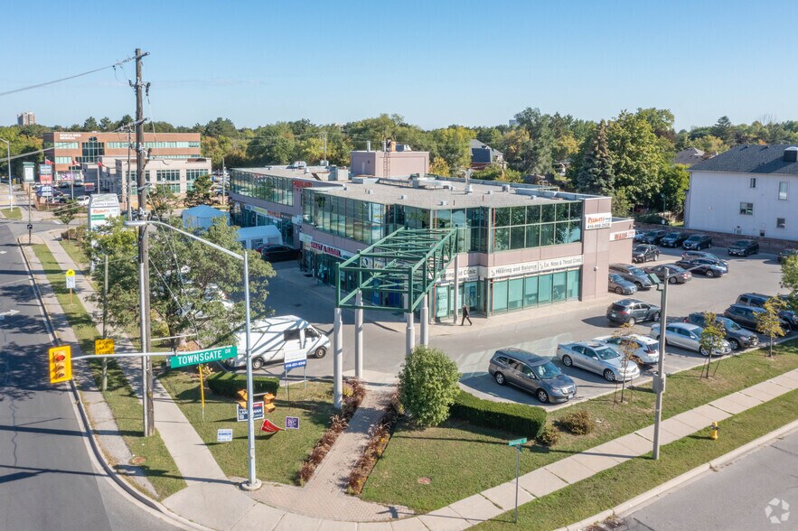 7117 Bathurst St, Vaughan, ON à louer - Photo de l’immeuble – Image 3 sur 5