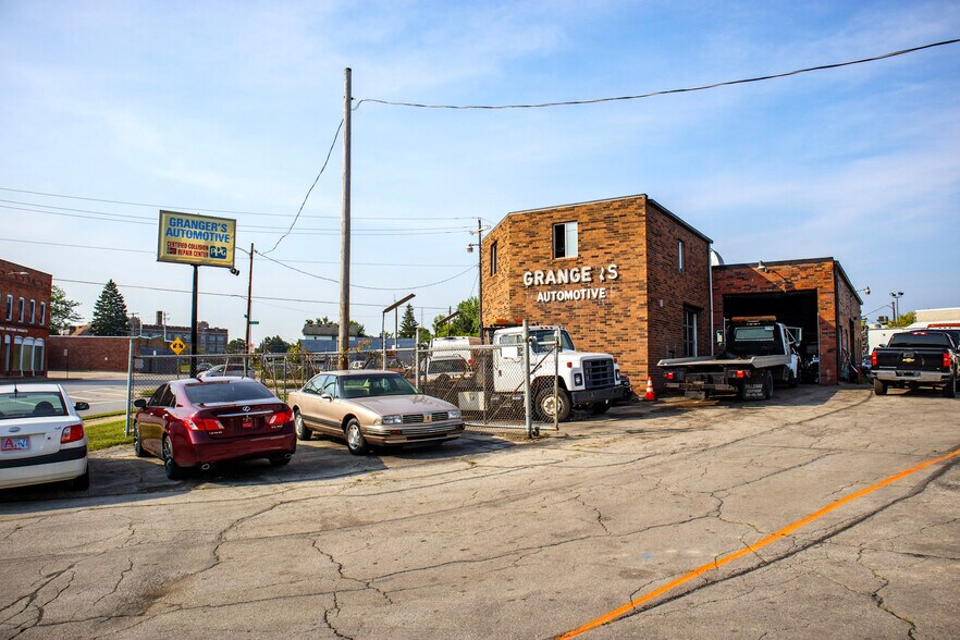 325-335 First St, Toledo, OH à vendre - Photo de l’immeuble – Image 1 sur 40