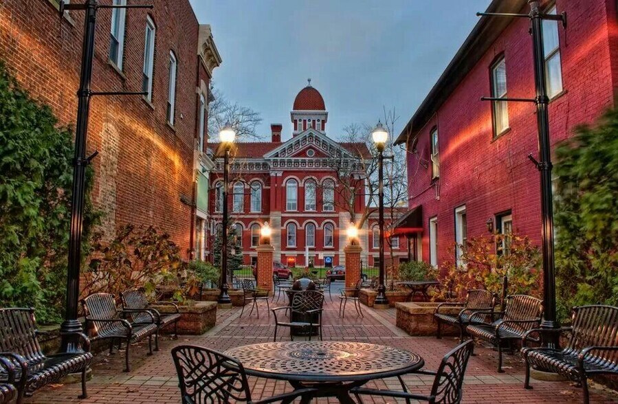 12531 Cedar Lake Rd, Crown Point, IN à vendre - Photo de l’immeuble – Image 3 sur 7