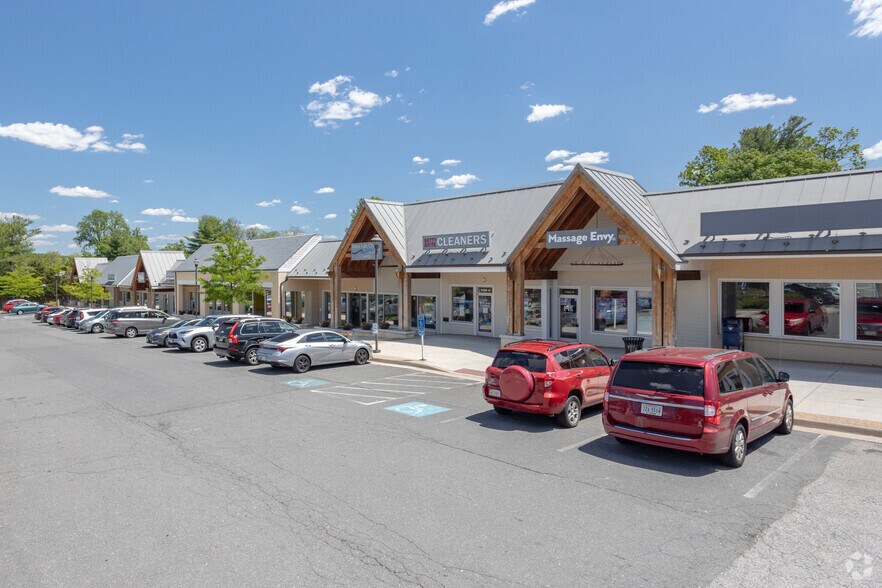 7395-7397 Lee Hwy, Falls Church, VA à louer - Photo principale – Image 1 sur 7