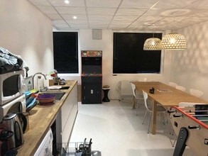 12 Chemin Des Gorges, Dardilly à louer Photo intérieure– Image 2 sur 9