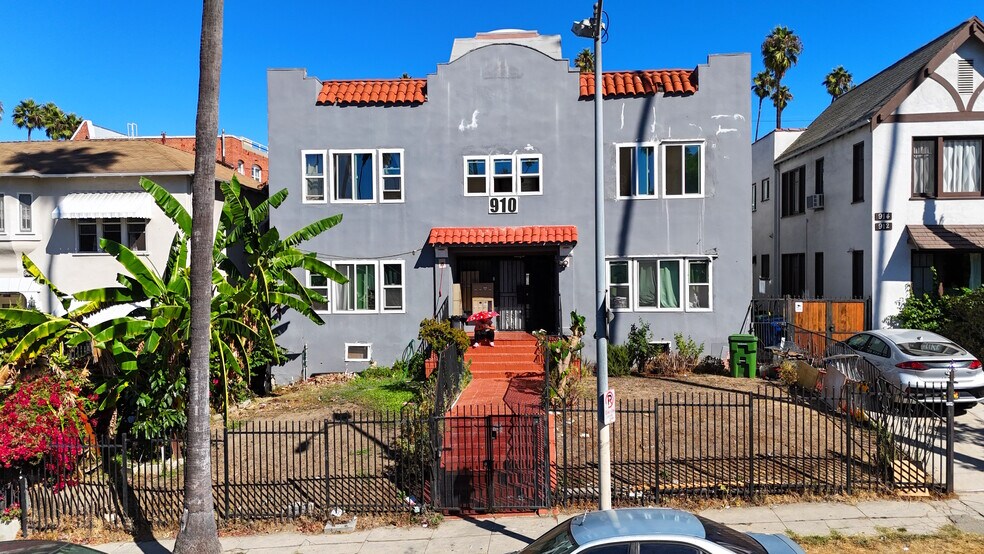 910 S Mariposa Ave, Los Angeles, CA à vendre - Photo de l’immeuble – Image 3 sur 15