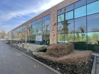 Plus de détails pour Lysons Av, Aldershot - Bureau à louer