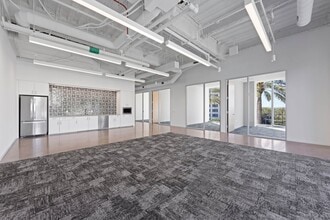 400 Spectrum Center Dr, Irvine, CA à louer Photo intérieure– Image 1 sur 6