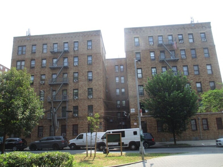 3534 Bronx Blvd, Bronx, NY à vendre - Photo de l’immeuble – Image 2 sur 3