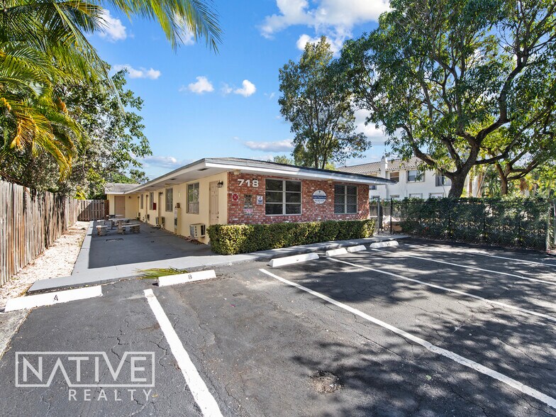 718 NE 7th Ave, Fort Lauderdale, FL à vendre - Photo de l’immeuble – Image 2 sur 9