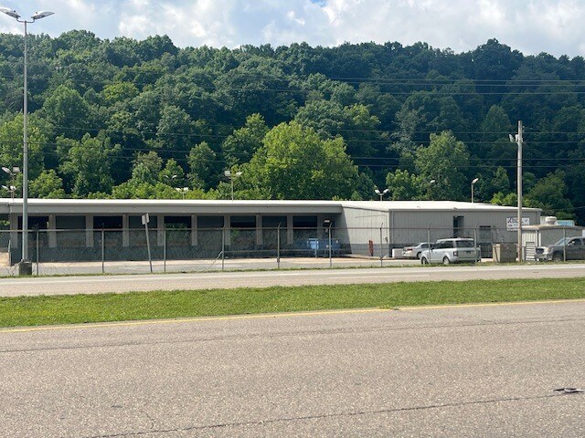 3365 E Stone Dr, Kingsport, TN à vendre - Photo principale – Image 1 sur 4