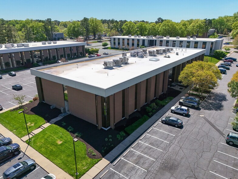 1603 Santa Rosa Rd, Richmond, VA à vendre - Photo de l’immeuble – Image 2 sur 32