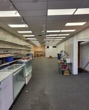 122 Merrimack St, Haverhill, MA à louer Photo intérieure– Image 2 sur 4