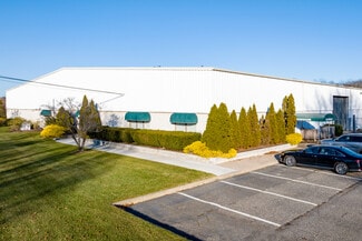 Plus de détails pour 885 Waverly Ave, Holtsville, NY - Industriel/Logistique à louer