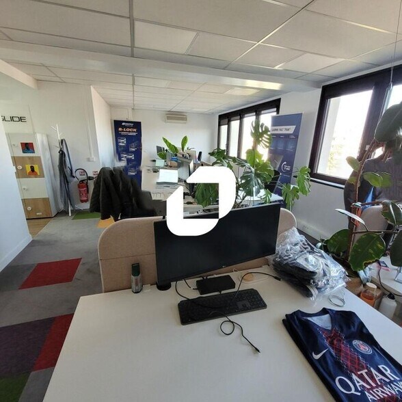Bureau dans Boulogne-Billancourt à louer - Photo de l’immeuble – Image 3 sur 11