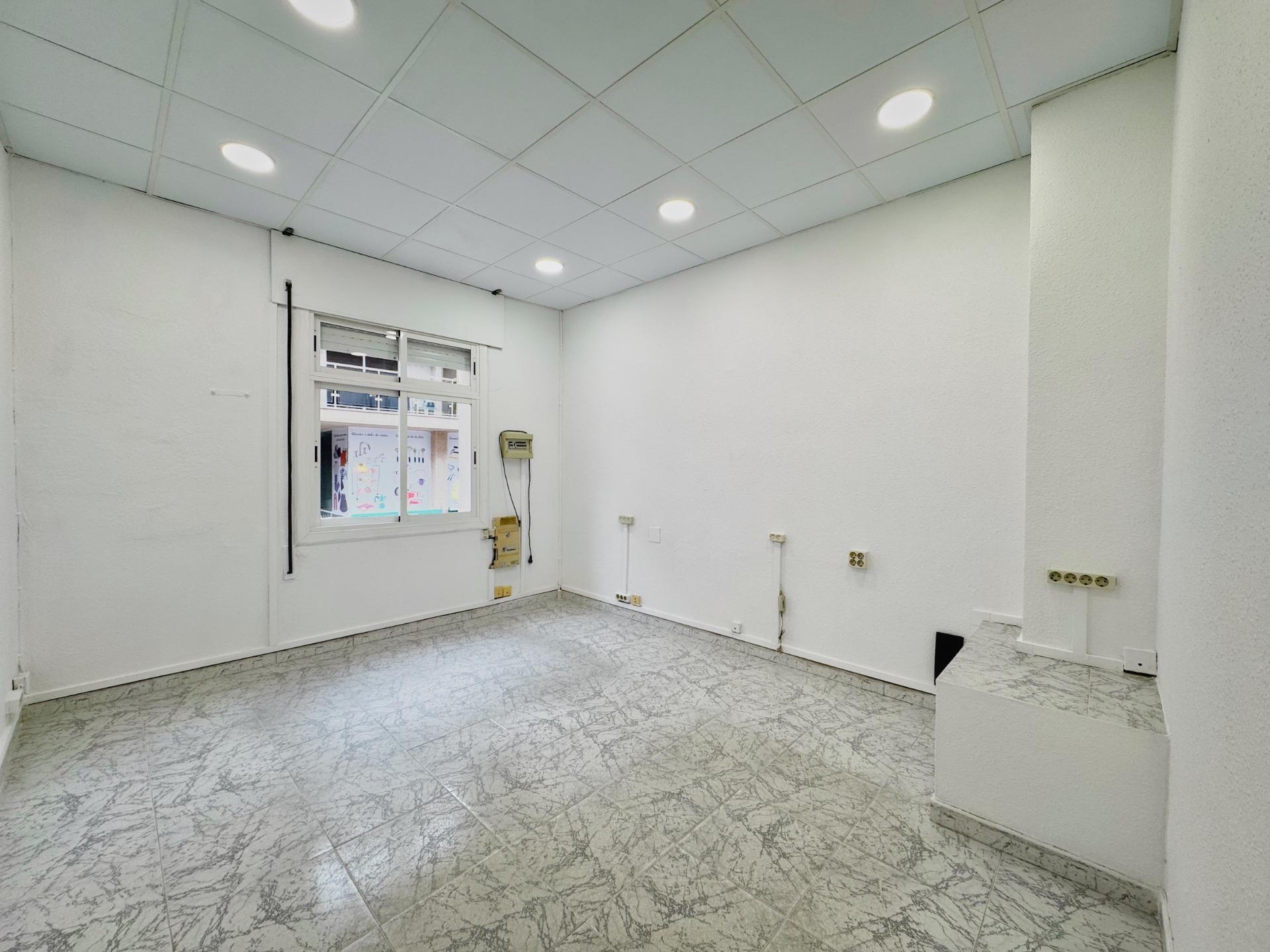 Bureau dans Sant Andreu de la Barca, Barcelona à louer Photo principale– Image 1 sur 2