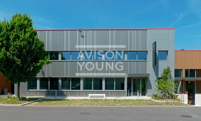 Plus de détails pour Local d'activités à louer