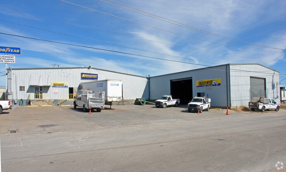 2563 NE 33rd St, Fort Worth, TX à louer - Photo principale – Image 1 sur 8