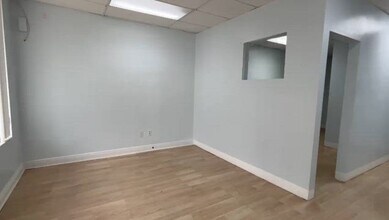 5245 NW 36th St, Miami Springs, FL à louer - Vidéo sur l’annonce professionnelle 