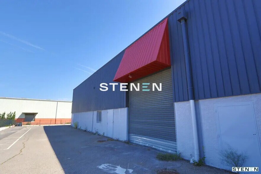 Industriel/Logistique dans Rognac à louer - Photo de l’immeuble – Image 1 sur 5