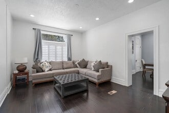 209 N 400 W, Provo, UT à louer Photo de l’immeuble– Image 2 sur 12