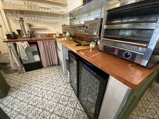 Plus de détails pour Local commercial à louer