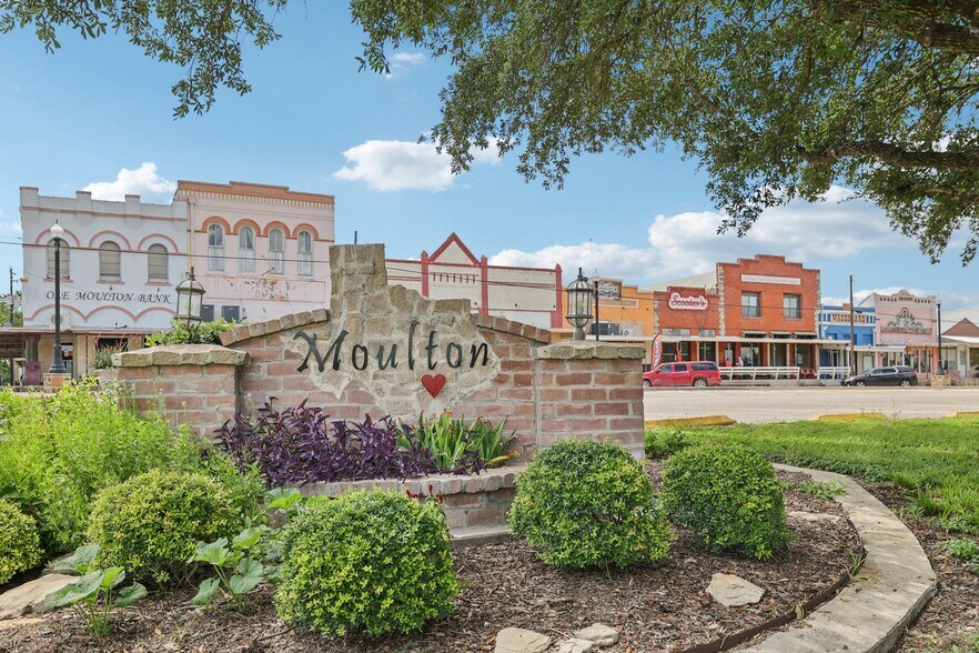113 N Main St, Moulton, TX à vendre - Autre – Image 3 sur 80