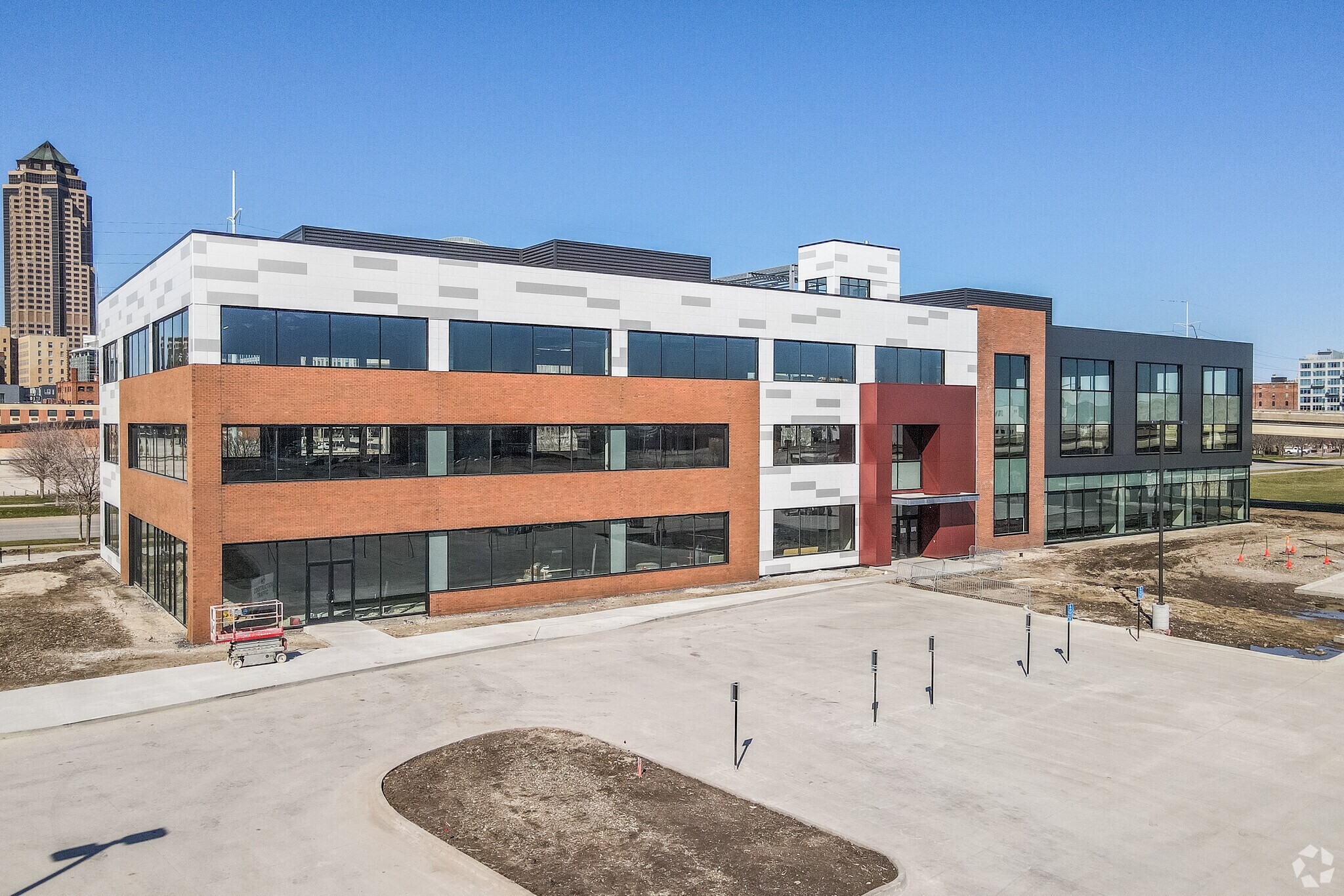 220 SW 9th St, Des Moines, IA à louer Photo principale– Image 1 sur 24