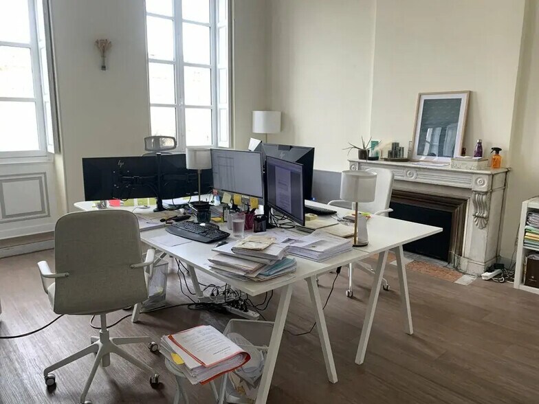 Bureau dans Bordeaux à louer - Photo de l’immeuble – Image 3 sur 9