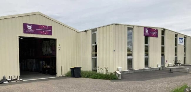 Plus de détails pour Local d’activités à vendre