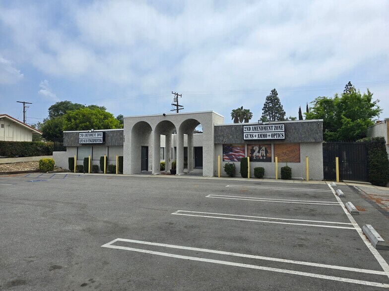 750 N Mountain Ave, Upland, CA à vendre - Photo de l’immeuble – Image 2 sur 16