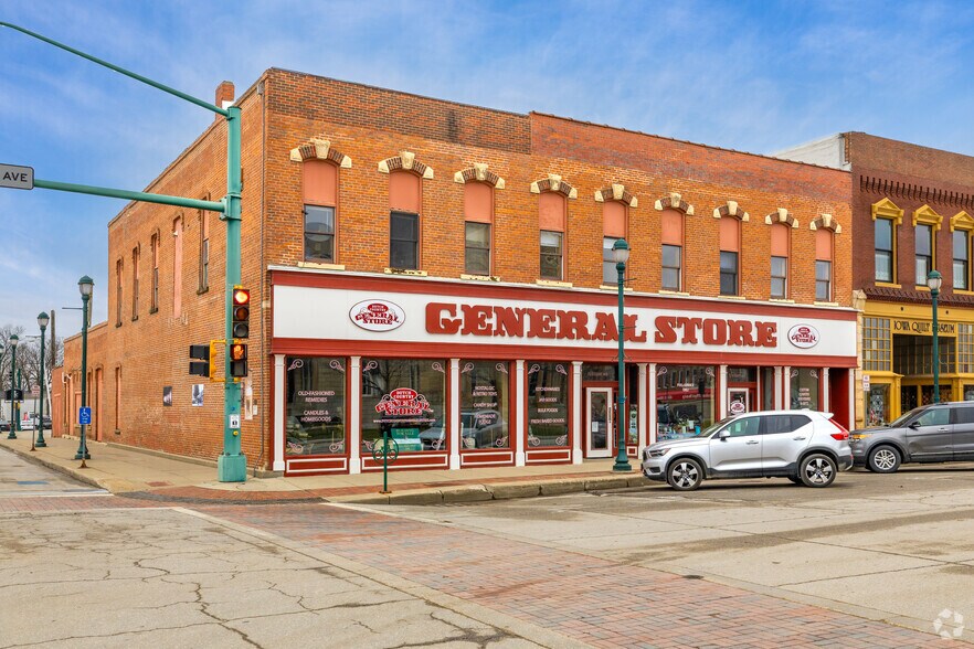 70 E Court Ave, Winterset, IA à vendre - Photo de l’immeuble – Image 1 sur 13