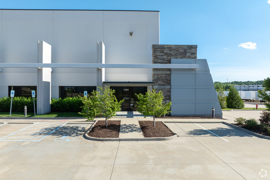 1000 Premier Pky, Saint Peters, MO à louer - Photo de l’immeuble – Image 2 sur 5