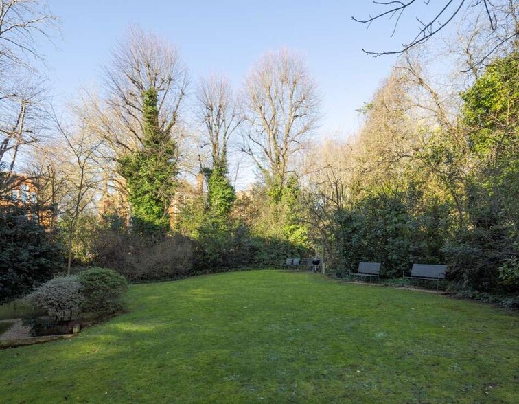 15 Akenside Rd, Londres à vendre - Photo de l’immeuble – Image 2 sur 2