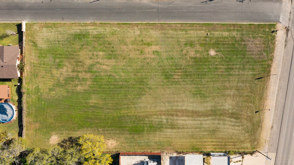 509 S Storts St, Poth, TX à vendre - Photo de l’immeuble – Image 3 sur 9